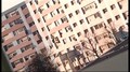 Eux dehors, moi dedans
